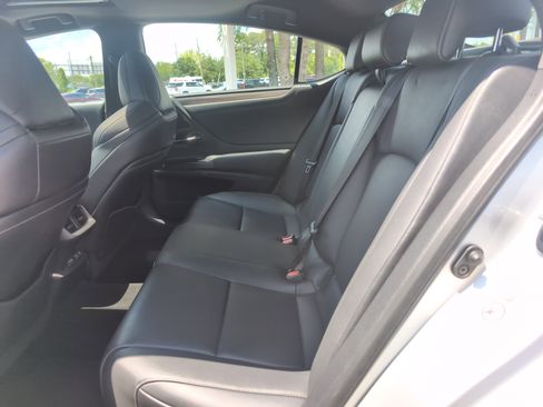 Used 2019 Lexus ES 350 F Sport w/ Accessory Package 2 FWD image 31