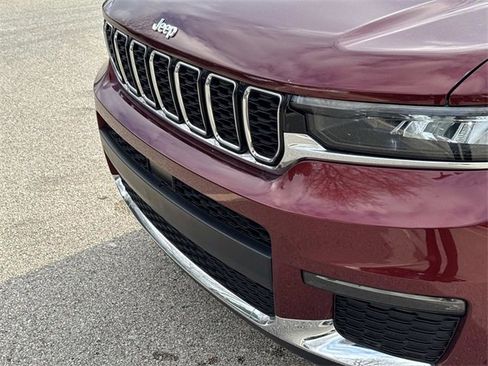 Used 2022 Jeep Grand Cherokee L Limited image 10