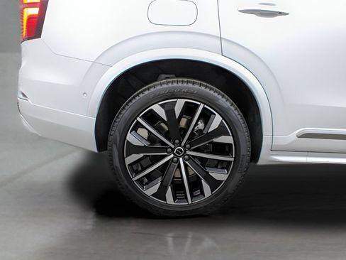Used 2026 Volvo XC90 B6 Ultra w/ Protection Package AWD/4WD image 16