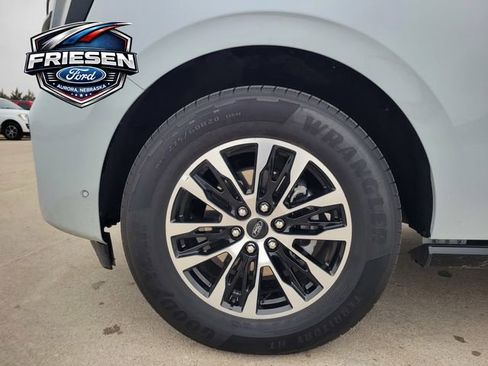 Used 2025 Ford Expedition Max Platinum image 8