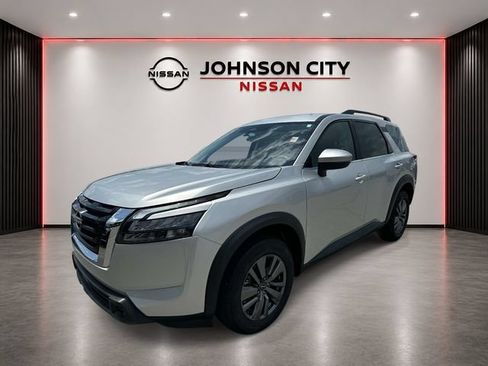 Used 2025 Nissan Pathfinder SV AWD/4WD image 9