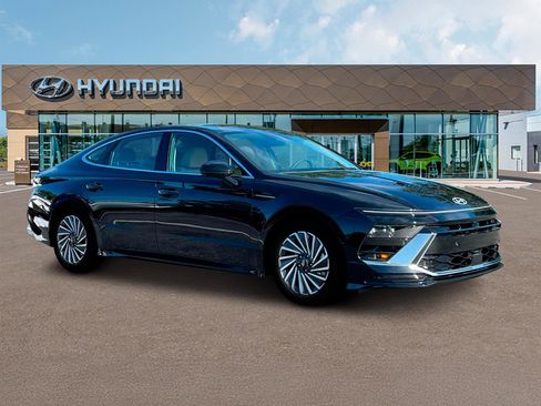 New 2024 Hyundai Sonata Limited FWD image 10