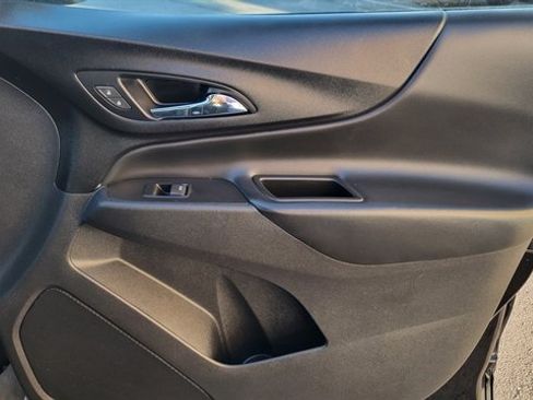 Used 2020 Chevrolet Equinox LT image 30