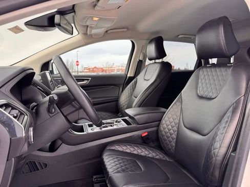 Used 2023 Ford Edge Titanium image 6