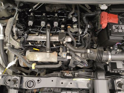 Used 2021 Nissan Versa SV FWD image 30