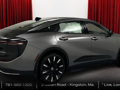 New 2025 Toyota Crown Platinum AWD/4WD image 5