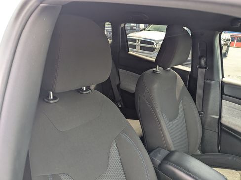 Used 2023 Jeep Compass Sport AWD/4WD image 25