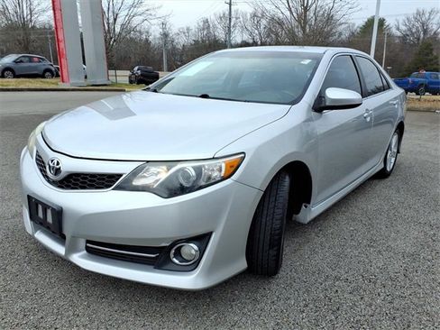 Used 2013 Toyota Camry SE image 18