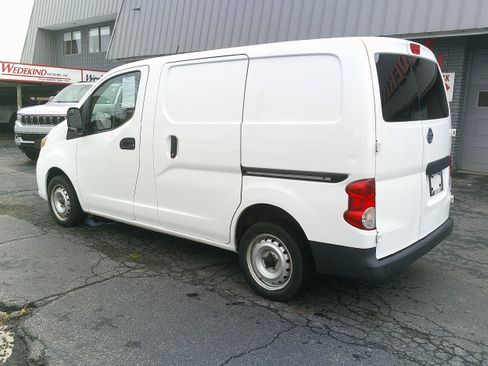 Used 2020 Nissan NV200 S w/ Sliding Glass Door Package FWD image 8