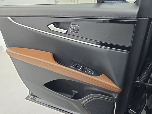 Used 2023 Lincoln Nautilus Reserve image 27