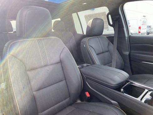 New 2026 Chevrolet Traverse High Country w/ LPO, Floor Liner Package AWD/4WD image 21