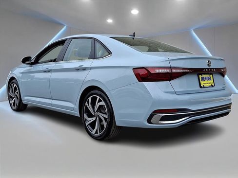 Certified 2025 Volkswagen Jetta SEL image 7