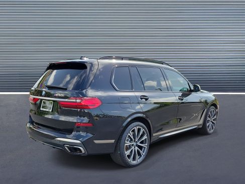 Used 2021 BMW X7 M50i AWD/4WD image 3