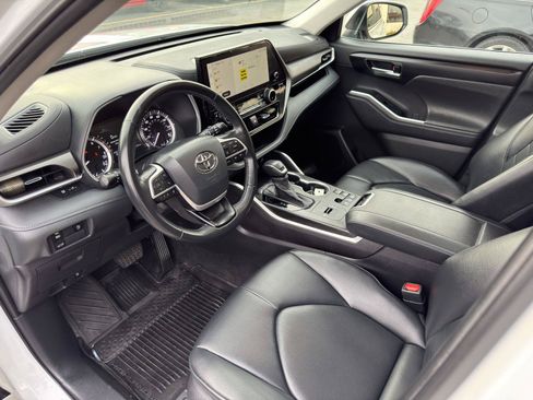 Used 2023 Toyota Highlander XLE FWD image 20