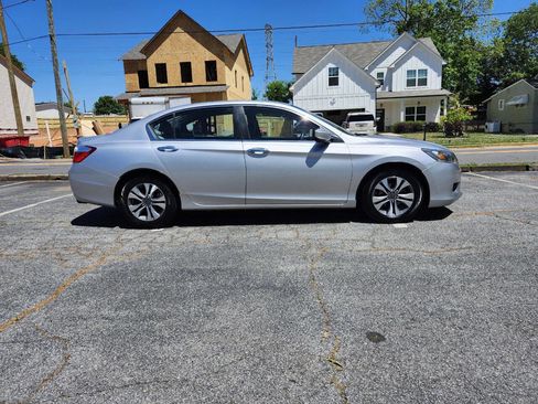Used 2013 Honda Accord LX image 16