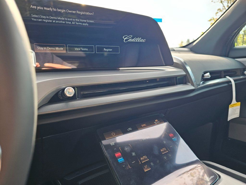 New 2027 Cadillac Vistiq Luxury AWD/4WD image 28