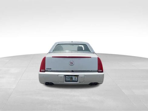 Used 2008 Cadillac DTS FWD image 4