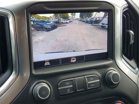 Certified 2021 Chevrolet Silverado 1500 LT Trail Boss w/ Convenience Package II image 25