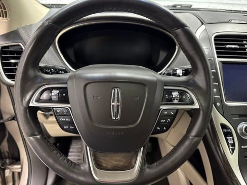 Used 2019 Lincoln Nautilus Select AWD/4WD image 22