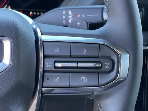 New 2026 GMC Yukon Elevation image 12