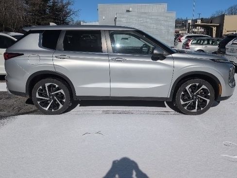 Used 2024 Mitsubishi Outlander SE image 5
