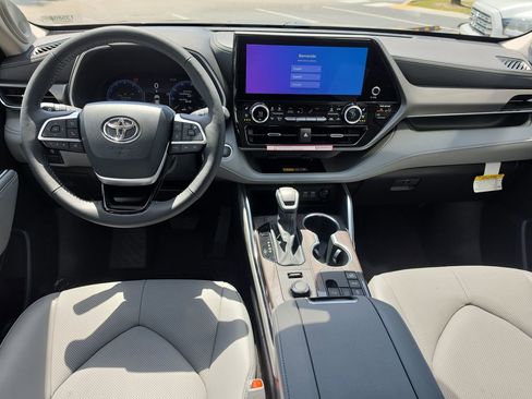 New 2026 Toyota Highlander Limited AWD/4WD image 26