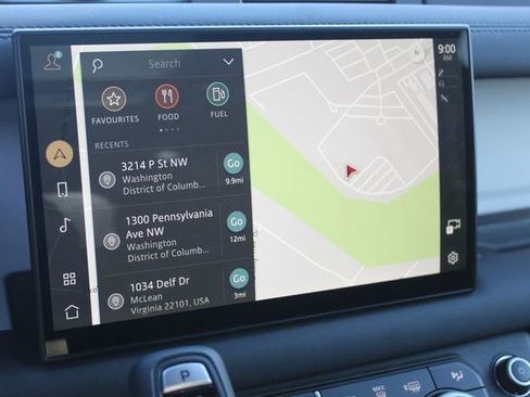 Used 2025 Land Rover Defender 110 S image 19