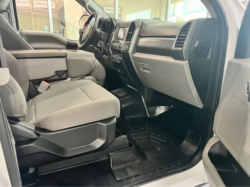 Certified 2019 Ford F250 XLT w/ XLT Value Package AWD/4WD image 48