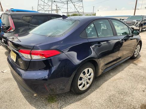 Used 2024 Toyota Corolla LE FWD image 4
