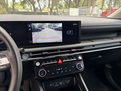 Used 2025 Hyundai Tucson SEL FWD image 17
