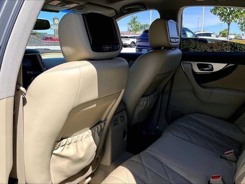Used 2016 INFINITI QX70 AWD w/ Premium Package image 31
