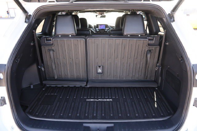 Used 2023 Toyota Highlander XSE AWD/4WD image 7