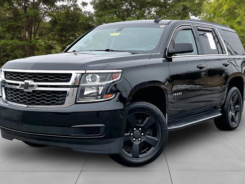 Used 2018 Chevrolet Tahoe LS image 3