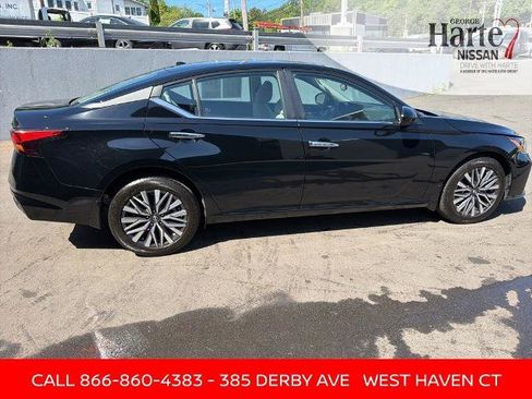 Certified 2023 Nissan Altima 2.5 SV w/ SV Premium Package AWD/4WD image 8