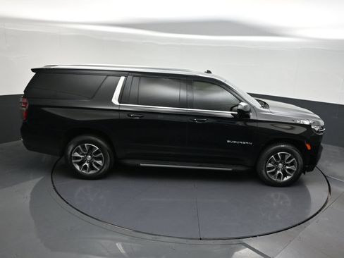 Used 2023 Chevrolet Suburban LT RWD image 23
