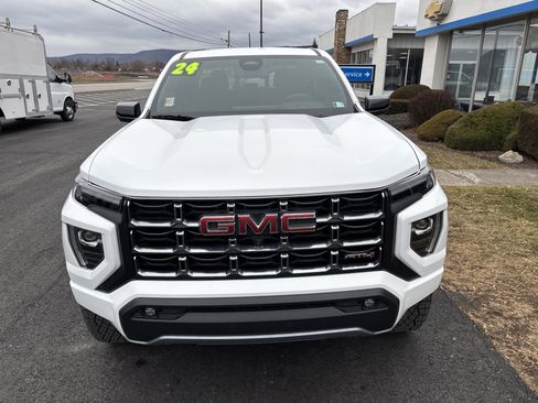 Used 2024 GMC Canyon AT4 w/ Technology Package image 12