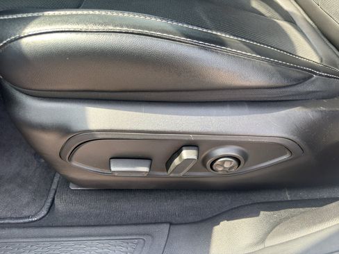 Used 2025 Jeep Grand Cherokee Altitude AWD/4WD image 14