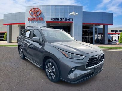 Used 2023 Toyota Highlander XLE