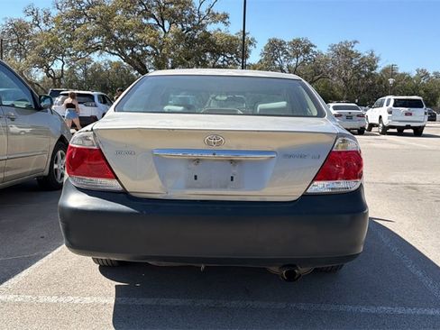 Used 2006 Toyota Camry LE image 9