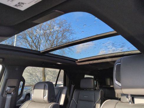 Certified 2024 Cadillac Escalade Premium Luxury w/ Performance Package image 23