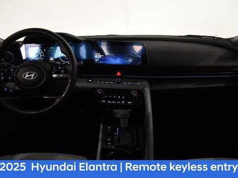 Used 2025 Hyundai Elantra Limited FWD image 9
