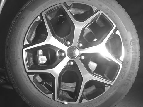 Used 2025 Jeep Compass Limited image 12