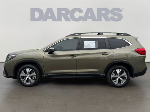 Used 2024 Subaru Ascent Premium w/ Convenience Package image 4