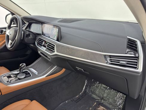 Used 2022 BMW X7 xDrive40i w/ Premium Package image 15