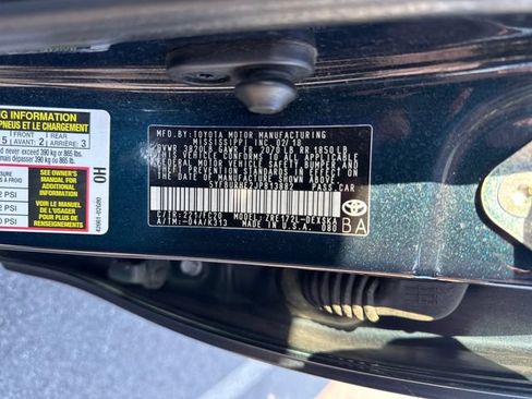 Used 2018 Toyota Corolla SE FWD image 18