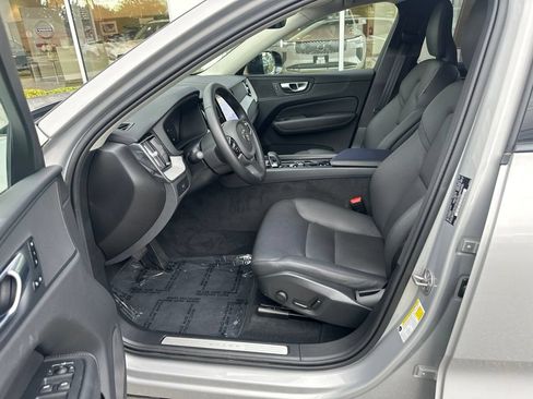 Used 2025 Volvo XC60 B5 Plus AWD/4WD image 12