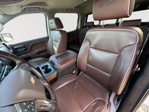 Used 2018 Chevrolet Silverado 1500 High Country image 23