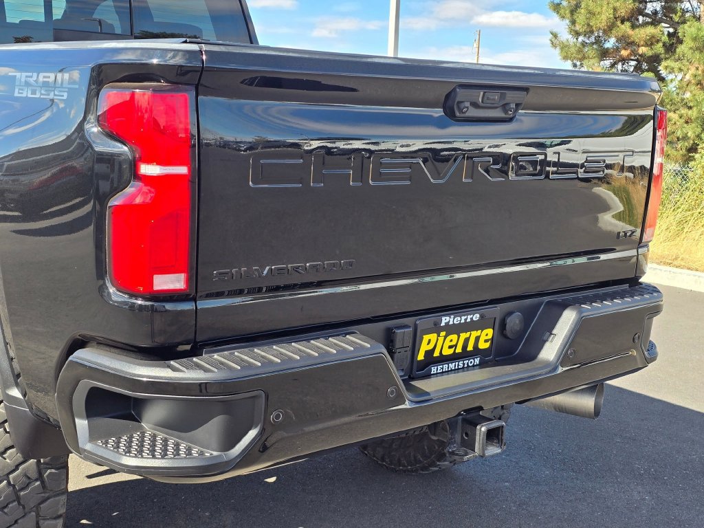 Used 2025 Chevrolet Silverado 3500 LTZ w/ Trail Boss Package AWD/4WD image 7