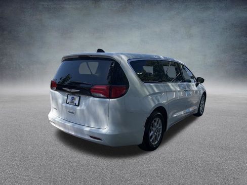 Used 2023 Chrysler Voyager LX FWD image 24