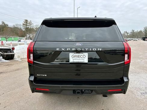Used 2025 Ford Expedition Active image 3